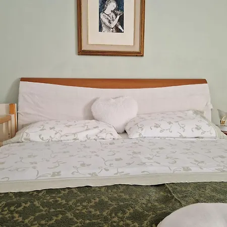 Ferienhaus La Casetta Di Flo Montecosaro (Marche)
